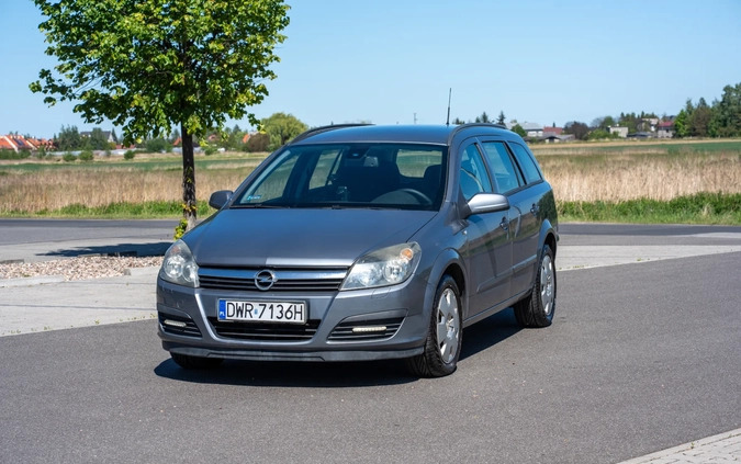 Opel Astra cena 9400 przebieg: 349000, rok produkcji 2006 z Iława małe 326